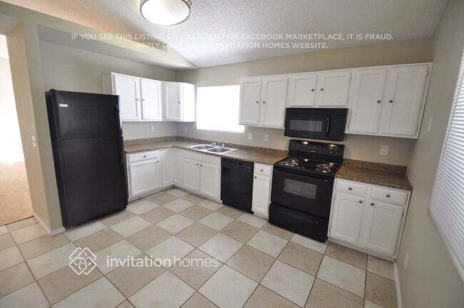 Building Photo - 8939 W Vogel Ave