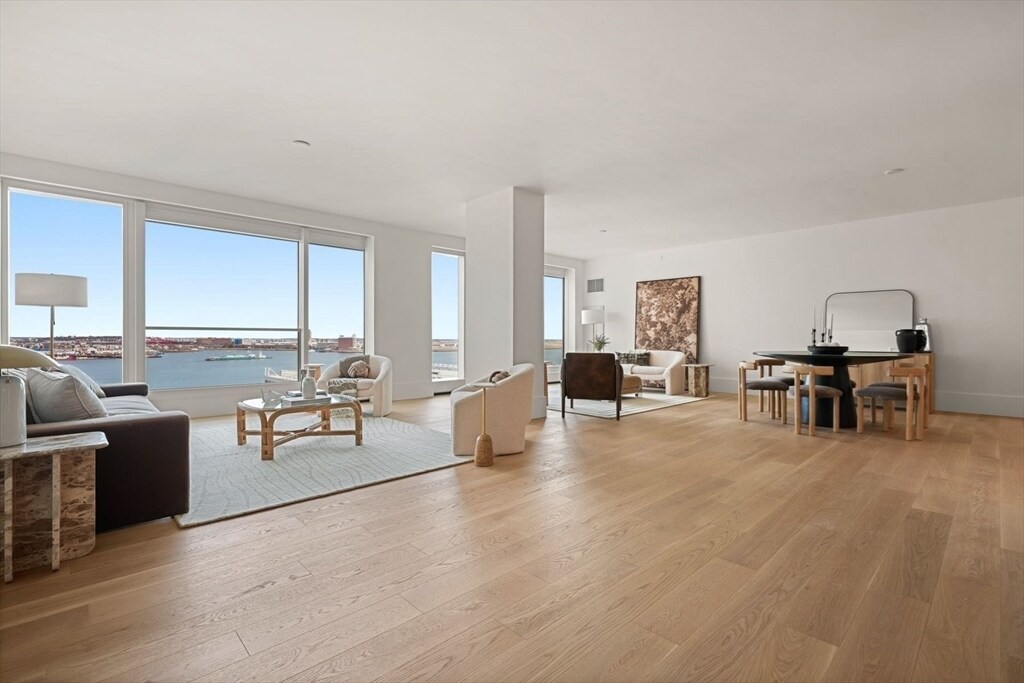 Foto principal - 150 Seaport Blvd