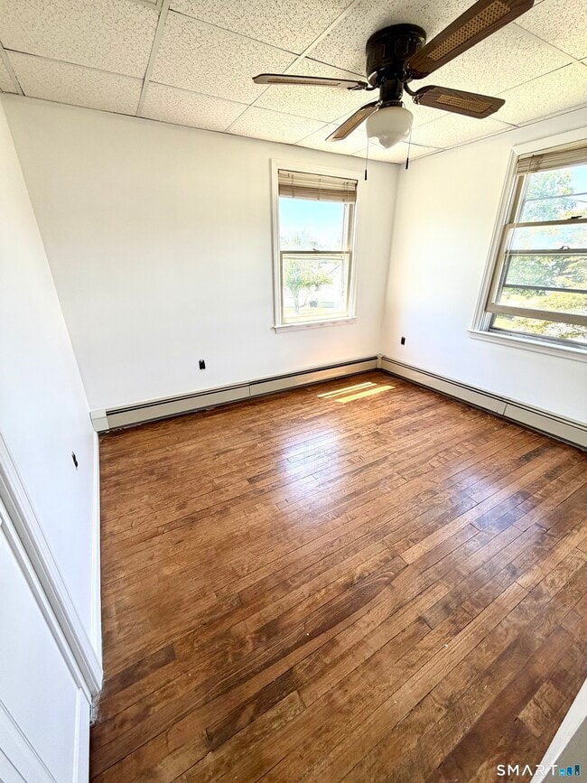 Building Photo - 460 Stonybrook Rd