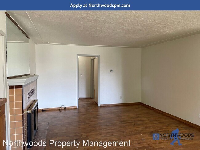 Building Photo - 2 br, 1 bath House - 640 S. Holly Street