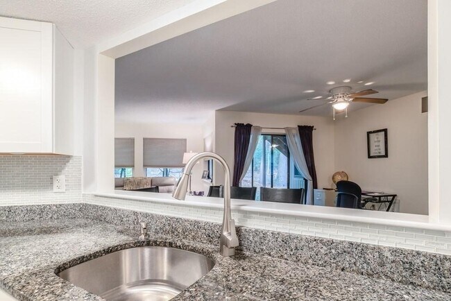 Foto del edificio - 325 Trailside Way