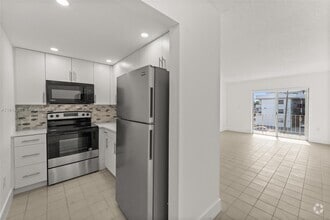 Building Photo - 6200 W Flagler St