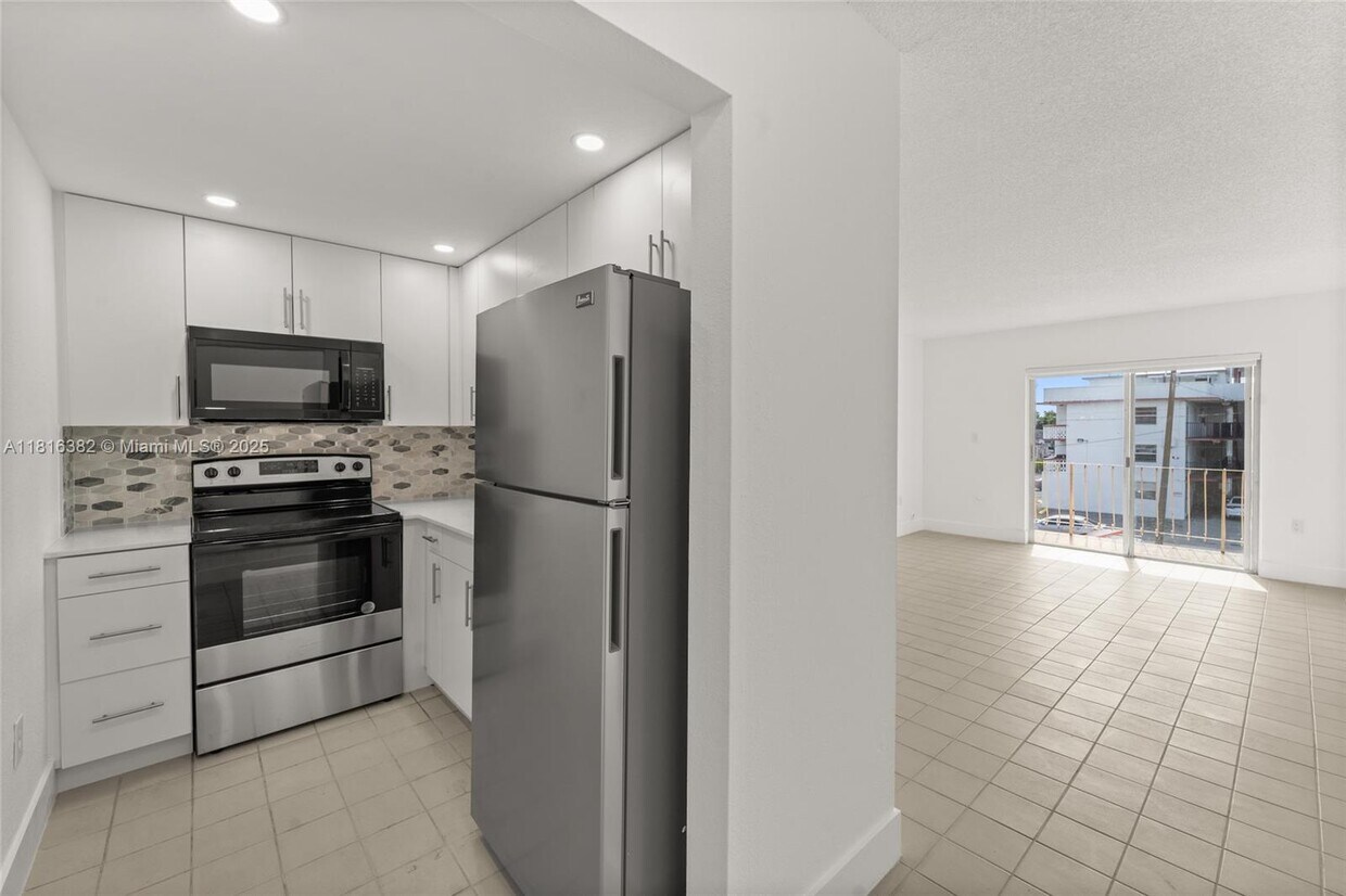 Primary Photo - 6200 W Flagler St