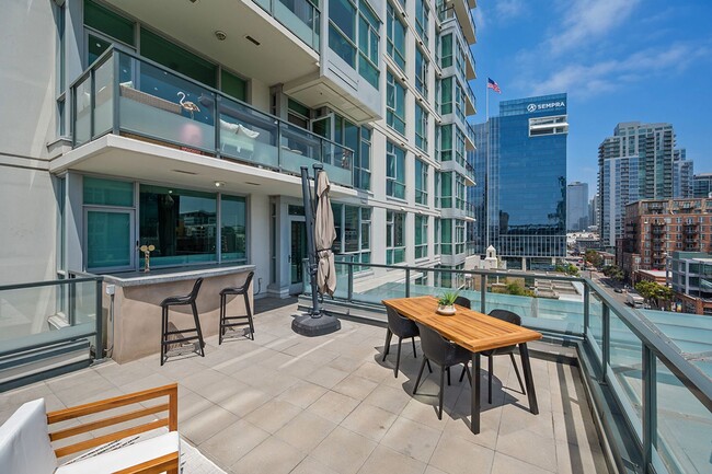 Foto del edificio - Stunning Legend Condo with Huge Patio Look...