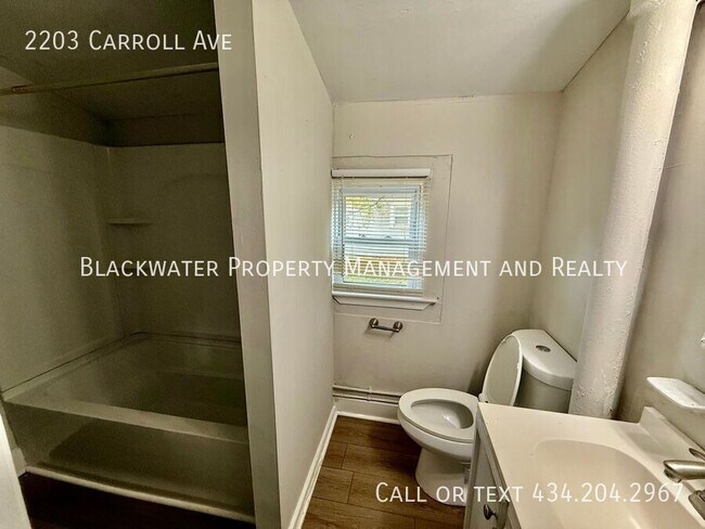 Foto del edificio - 2203 Carroll Ave