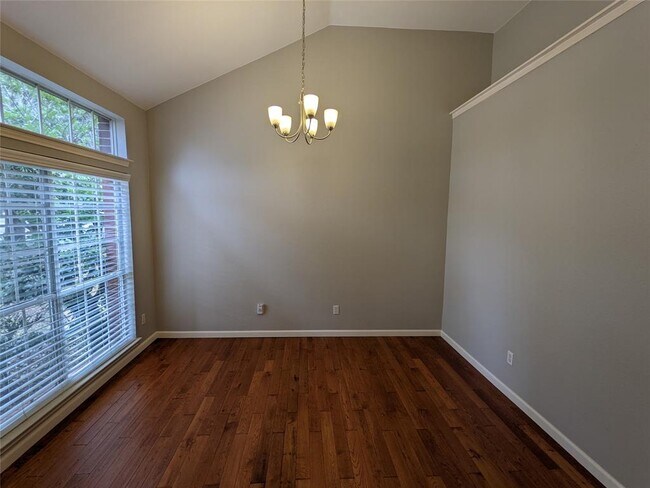 Building Photo - 4409 Hoffman Dr