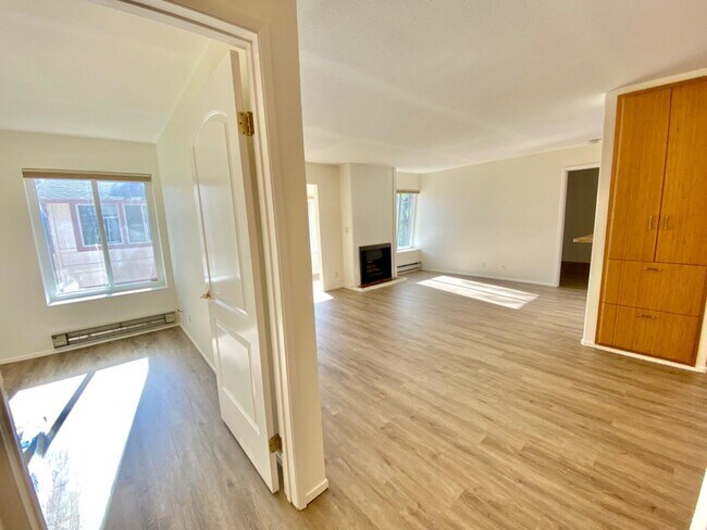 Foto del edificio - 1122 Whipple Ave