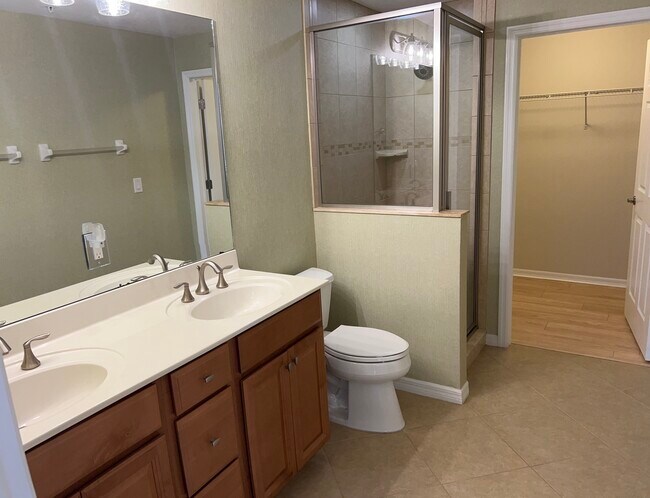 Building Photo - 7511 Oakshade Cir