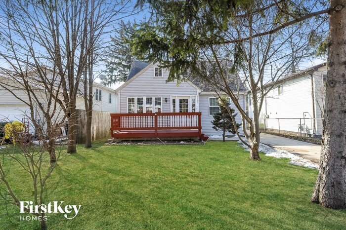 Primary Photo - 1102 N Shoreland Ct