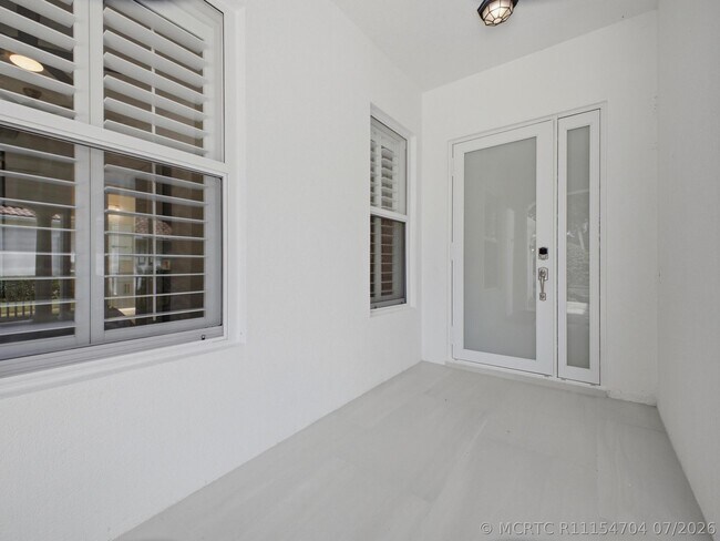 Foto del edificio - 3225 Ushant Ct