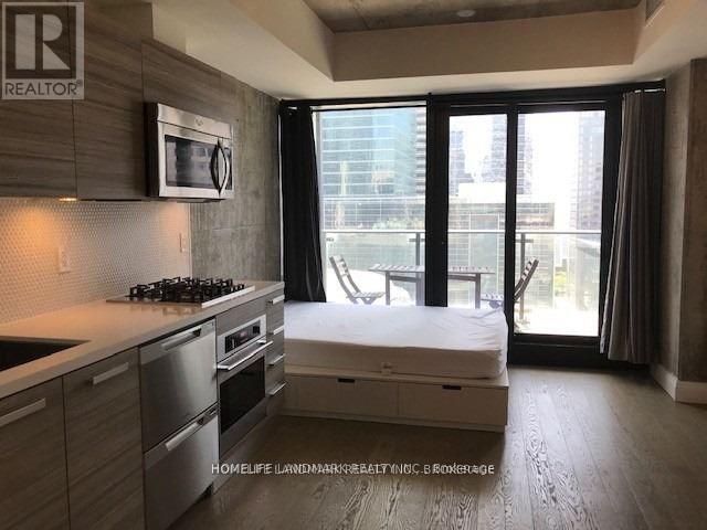 Photo du bâtiment - 224 King St W