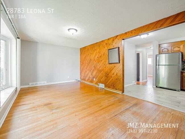 Building Photo - 28783 Leona St