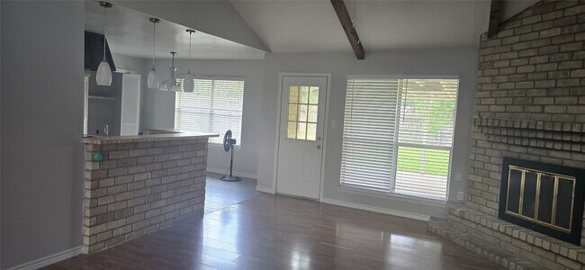 Foto del edificio - 15923 Boulder Oaks Dr