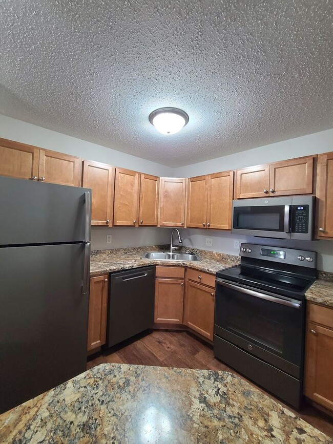 Interior Photo - Lake Pointe Apartments