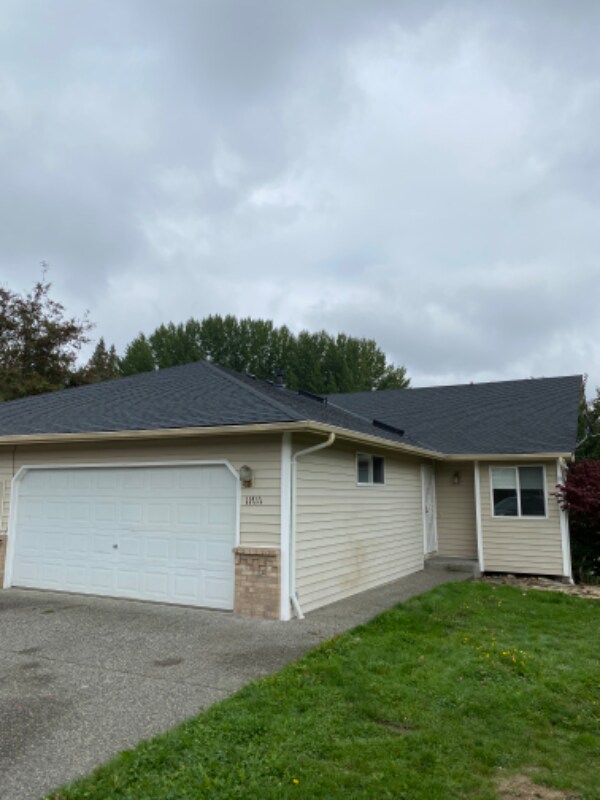 Building Photo - 11711 22nd St NE