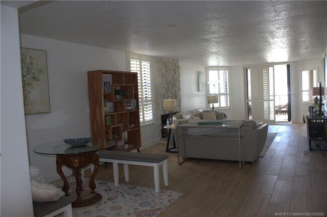 Building Photo - 325 Jimmy Buffett Mem Hwy