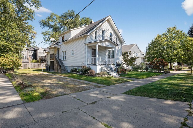 Foto del edificio - 814 Louis Ave
