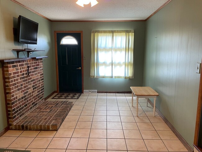 Foto del edificio - 2 Bedroom, 1 Bath Home in Fulton, IL