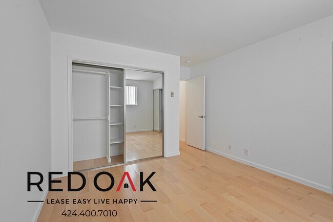 Building Photo - 1033 3rd St