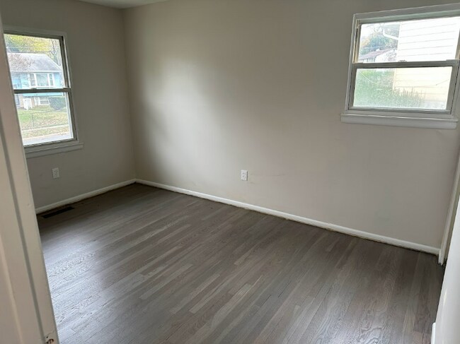 Foto del edificio - 7019 Valley Park Rd