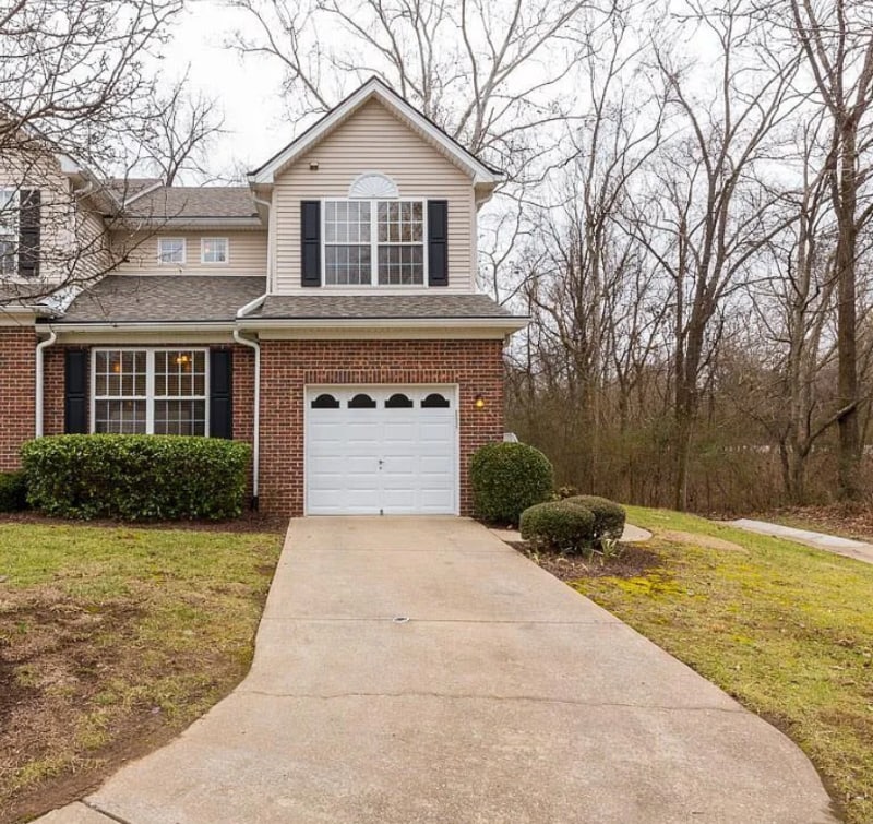 Foto principal - 741 Tulip Grove Rd