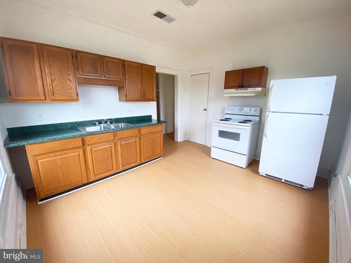 9878 Canterbury Rd Unit 4, Felton, DE 19943 Room for Rent in Felton