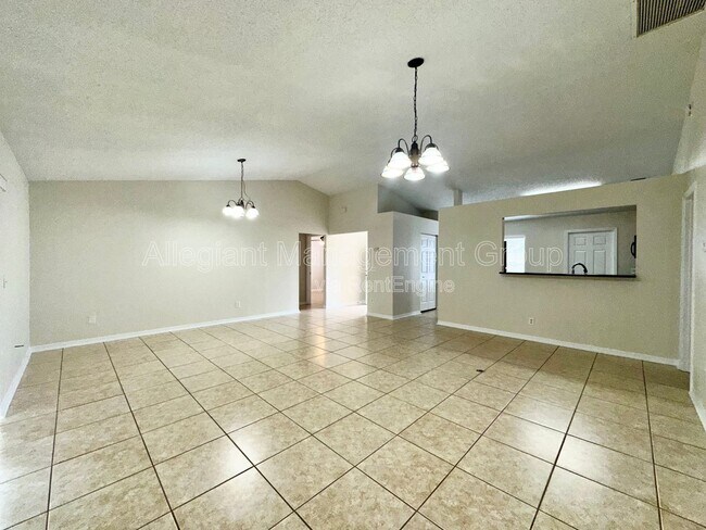 Building Photo - 602 Del Aire Ct