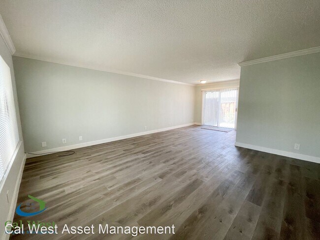 Building Photo - 1363 McQuesten Dr