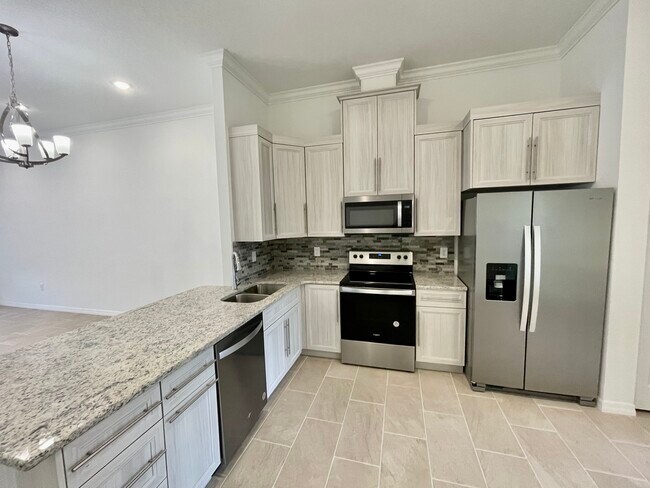 Building Photo - 15 Farnell Ln
