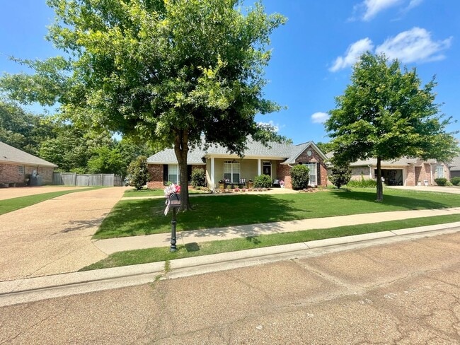 Building Photo - 117 Kenzie Dr