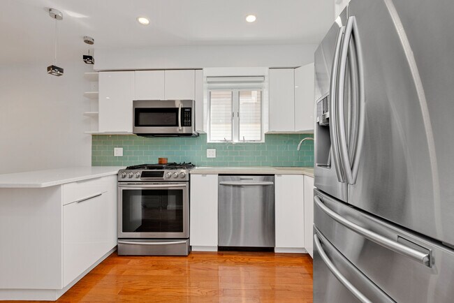 Building Photo - 2628 E 26th St