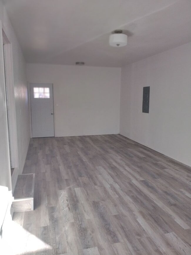 Building Photo - Corner lot with space