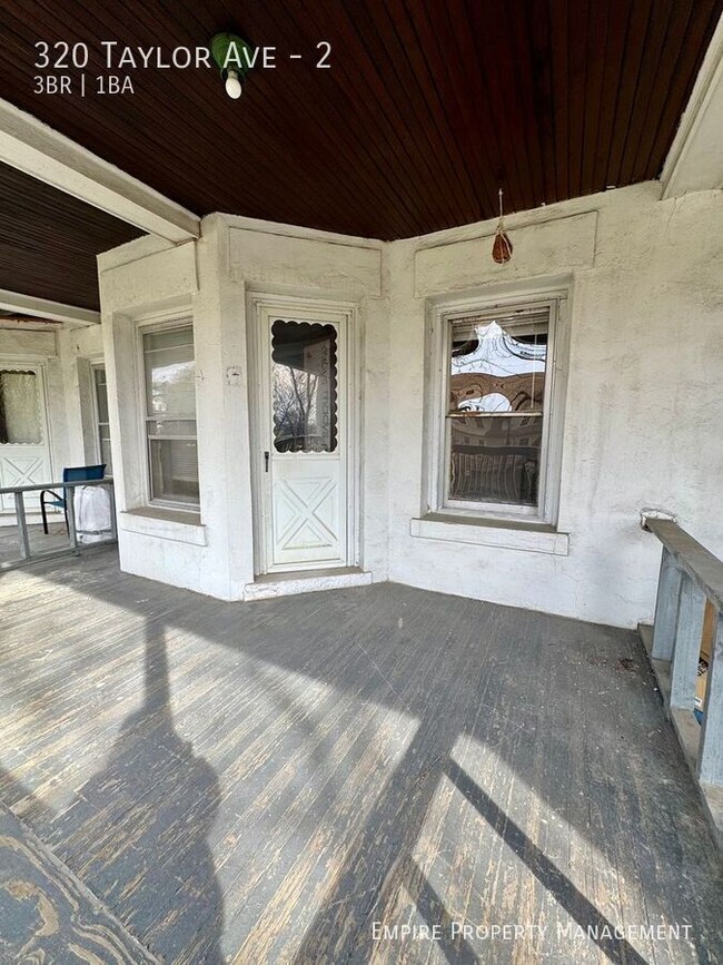 Building Photo - 320 Taylor Ave