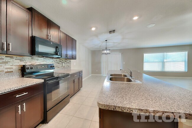 Foto del edificio - 4148 Salt Springs Ln
