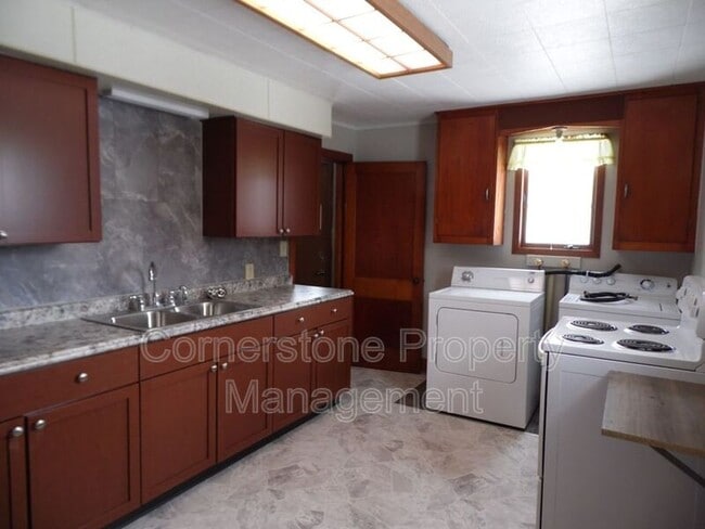Building Photo - 1114 8th St