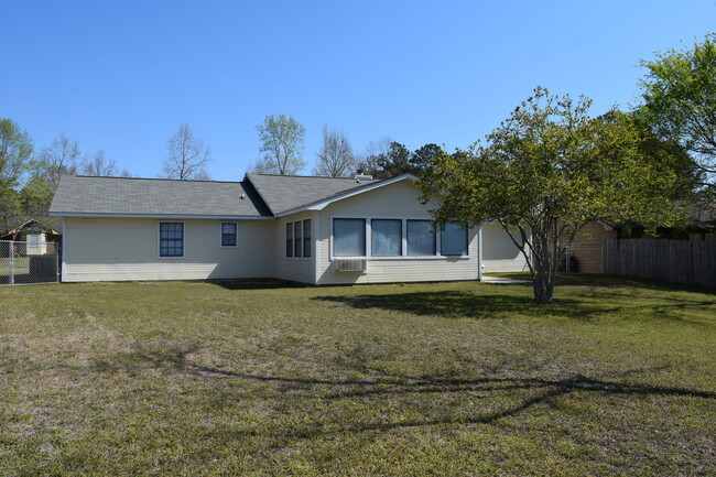 Building Photo - CHAPELWOOD SUBDIVISION!