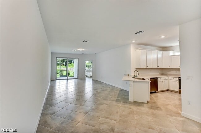 Building Photo - 20545 Hazelnut Ct S