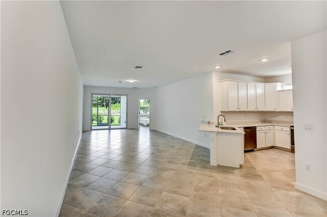 Foto del edificio - 20545 Hazelnut Ct S