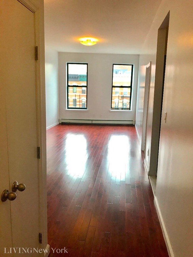 Building Photo - 135 Edgecombe Ave