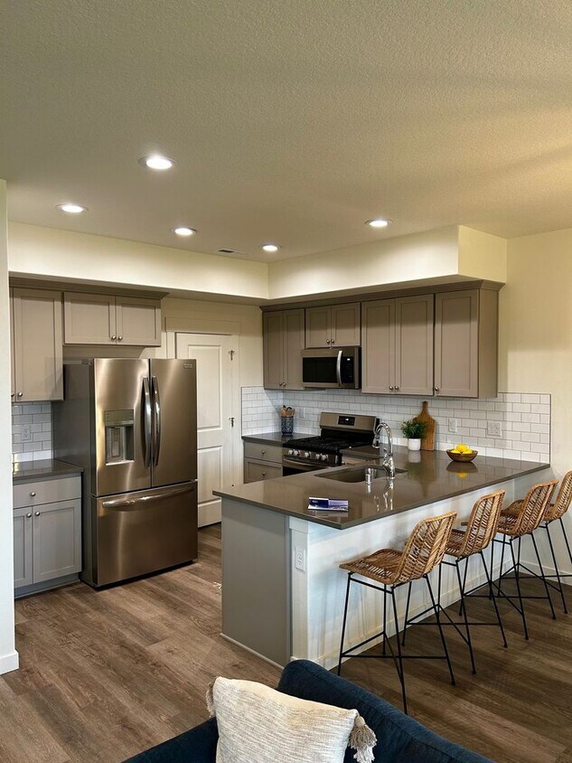 Foto principal - New Ridgefield home