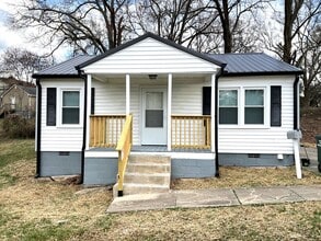 Building Photo - 615 Riverside Dr