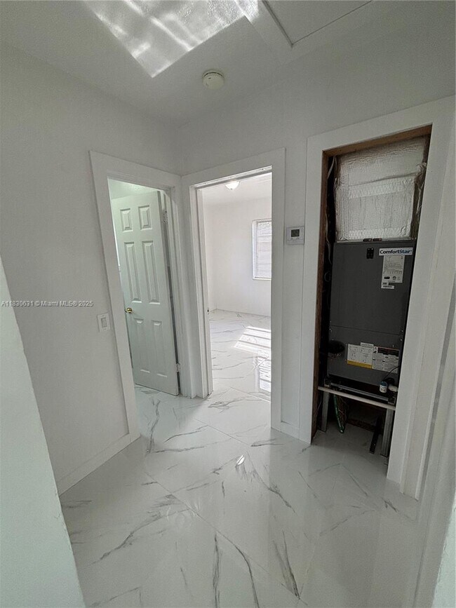 Foto del edificio - 191 W 59th St
