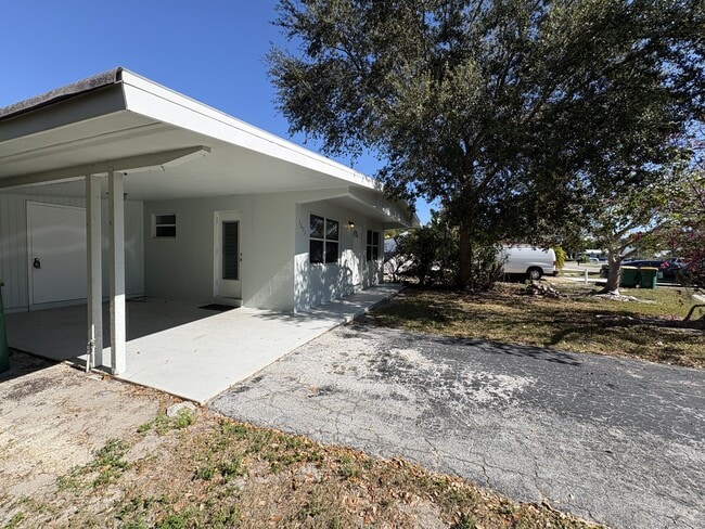 Building Photo - 1093 Hollygate Ln