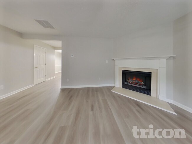 Foto del edificio - 1436 Little Creek Dr