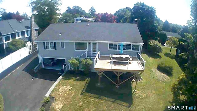Building Photo - 16 Candlewood Acres Rd
