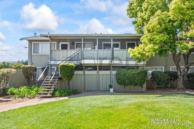 Building Photo - 1231 Juniper Dr