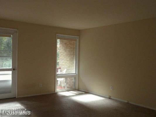 Building Photo - 3 br, 2 bath Condo - 7515 Spring Lake Drive