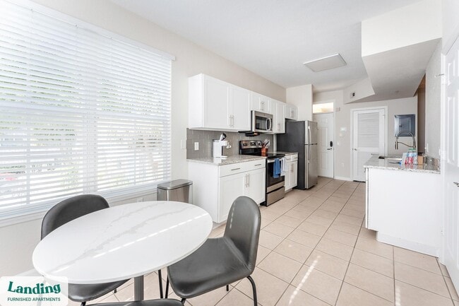 Building Photo - 2801 Biltmore Park Dr