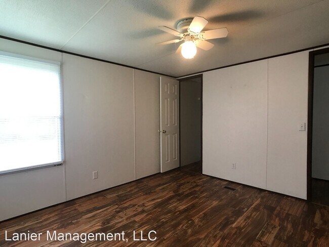 Foto del edificio - 2069 Grove Point Rd