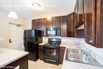 Building Photo - 1744 E 69th St